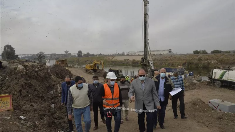 محافظ أسيوط يتفقد أعمال تنفيذ مشروع كوبري منقباد العلوي بطريق أسيوط- القاهرة الزراعي