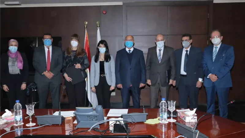 وزيرا النقل والتعاون الدولي يشهدان توقيع اتفاقية بين الهيئة العامة للموانئ البرية والجافة والبنك الأوروبي