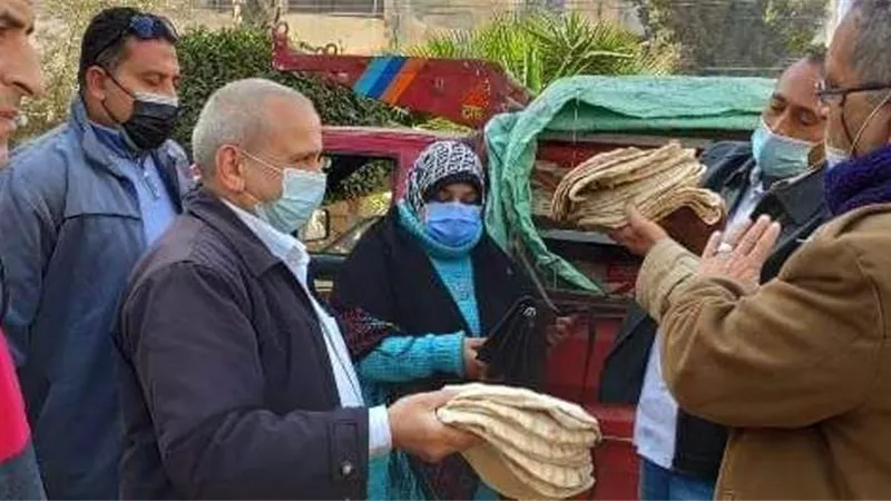 ضبط ( ٩٠٠٠) رغيف خبز مُدعم محمل علي سيارة نصف نقل قبل تهريبه وبيعه في السوق السوداء بنطاق مركز ومدينة ههيا