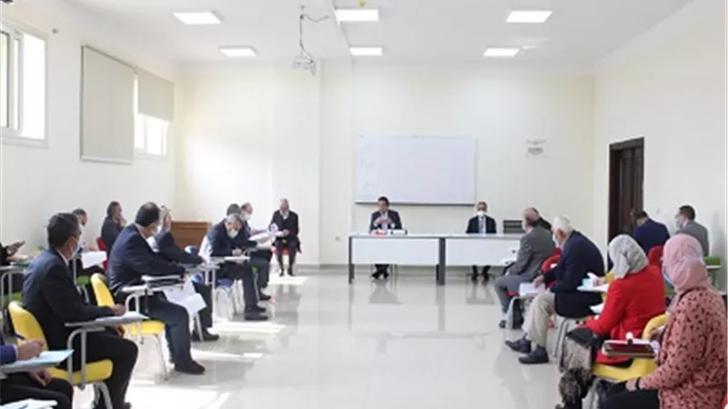 وزير التعليم العالى يترأس اجتماع مجلس شئون المعاهد