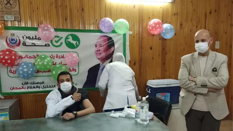 تطعيم 558 من الأطقم الطبية فى 4 مستشفيات بالشرقية