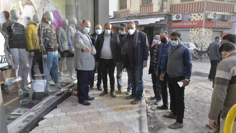 محافظ أسيوط يواصل تفقد أعمال تطوير ورصف بشوارع حي غرب ويتابع معدلات التنفيذ