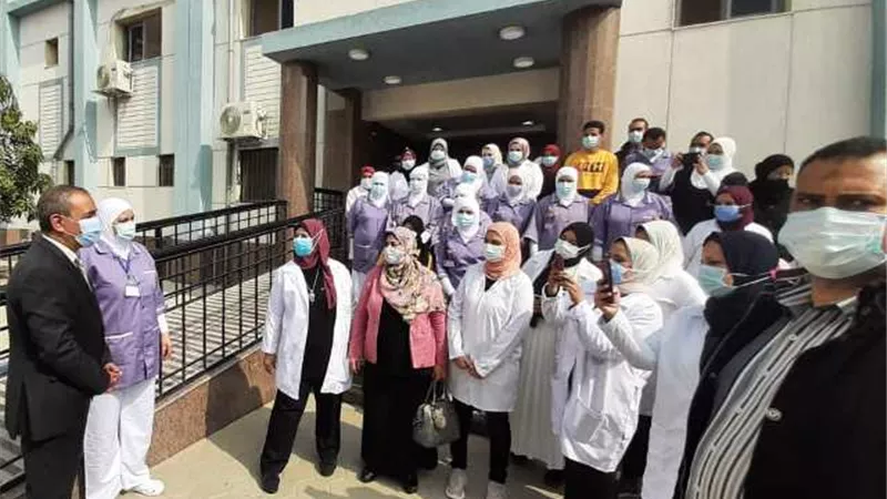 محافظ الإسماعيلية يتفقد الوحدات الصحية استعدادا لإنطلاق التأمين الشامل .صور