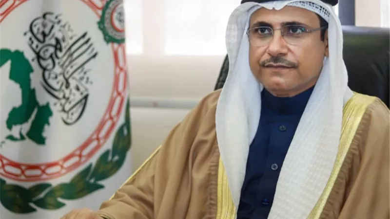 رئيس البرلمان العربي: الاعتداء على مطار أبها الدولي عمل إرهابي خسيس يؤكد الطبيعة الإرهابية لميليشيا الحوثي الانقلابية.. بالفيديو