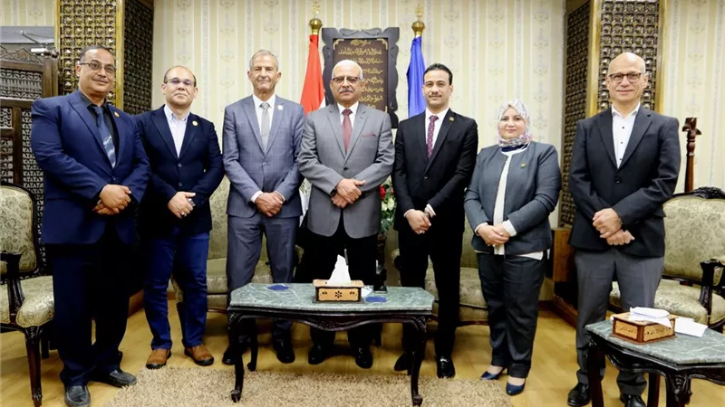 محافظ السويس يستقبل أعضاء مجلسي الشيوخ والنواب