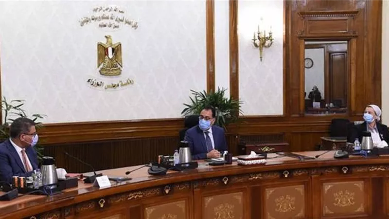 السفير البريطاني بالقاهرة: مصر حققت تقدمًا مذهلًا في إنتاجها للطاقة المتجددة