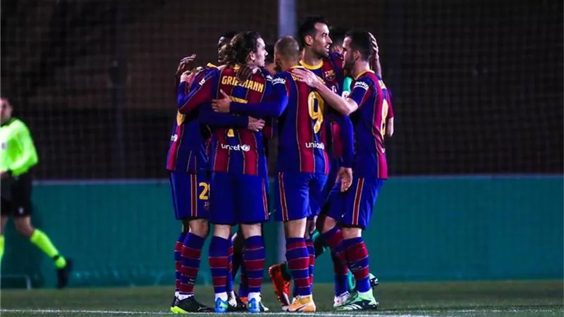 كومان يعلن تشكيل برشلونة لمواجهة إشبيلية بنصف نهائي كأس إسبانيا