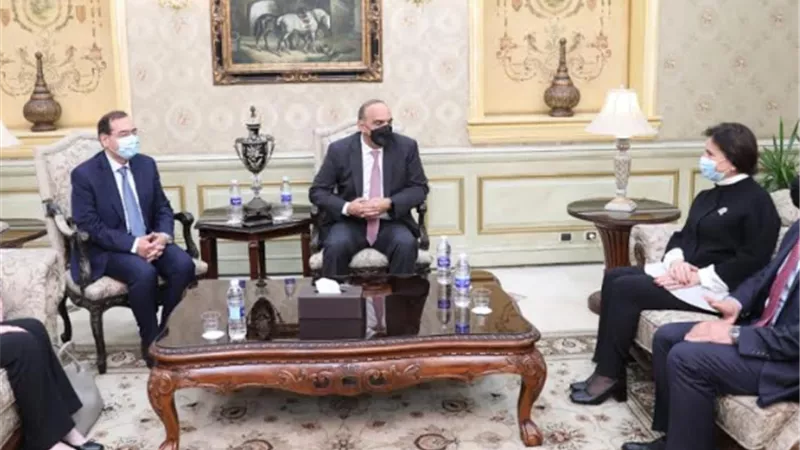 رئيس وزراء الأردن يلتقى بعدد من المسؤولين بالقاهرة اليوم