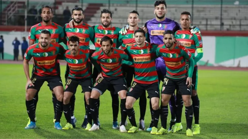مولودية الجزائر يخطر الزمالك بموعد وصوله للقاهرة