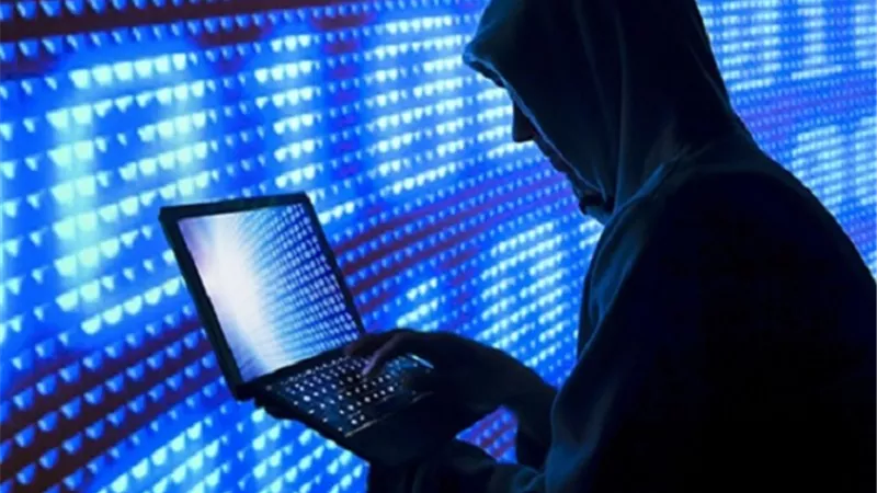 خبير يكشف قوانين جرائم الانترنت والمطلوب لتعديلها