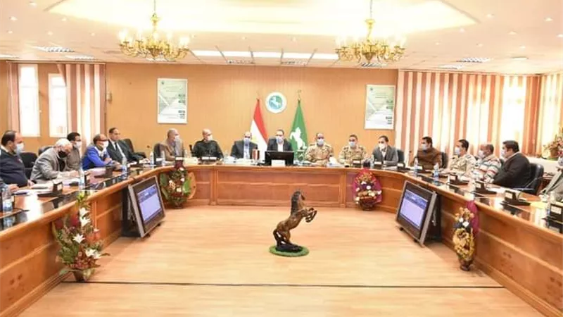 محافظ الشرقية يتابع خطط تطوير قرى مركز الحسينية ضمن المبادرة الرئاسية 