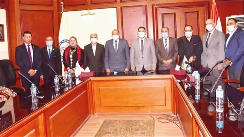 تعاون بين جامعة بني سويف و هيئة تعليم الكبار