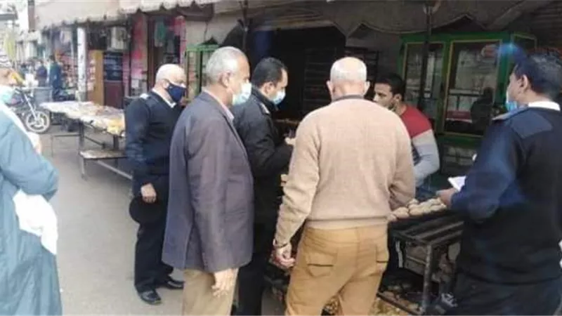 حملة لتطبيق الإجراءات الاحترازية بمدينة طوخ