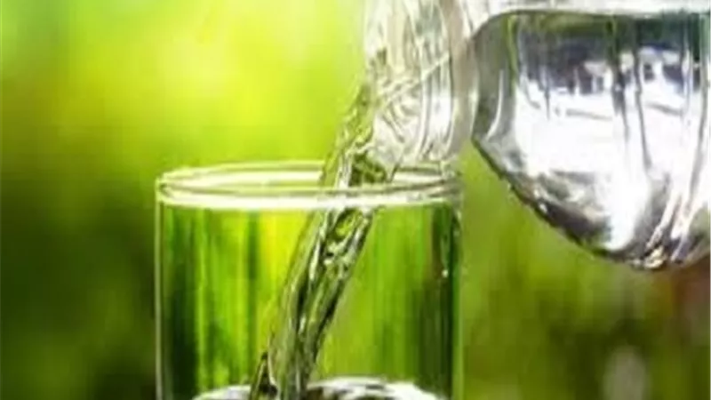 3 وسائل تحميك من الإمساك.. من بينها شرب الماء