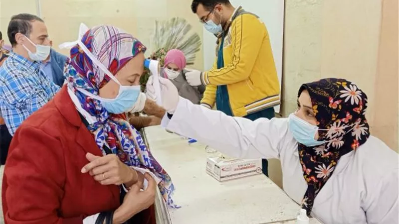 صحة الشرقية تواصل تطعيم الكوادر الطبية بجامعة الزقازيق بلقاح كورونا.. بالصور