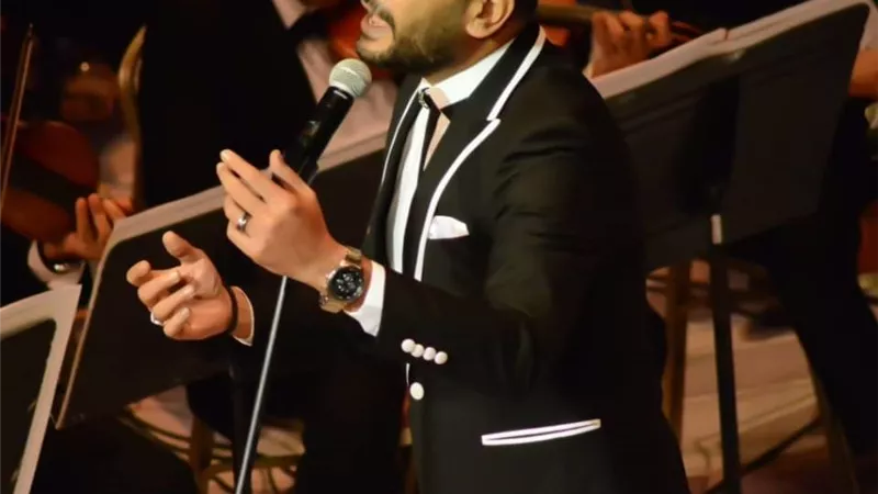 أحمد عفت يطرب جمهور عيد الحب بأغانى الزمن الجميل