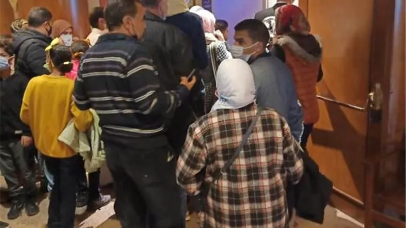إقبال جماهيرى ضخم على مسرحية 