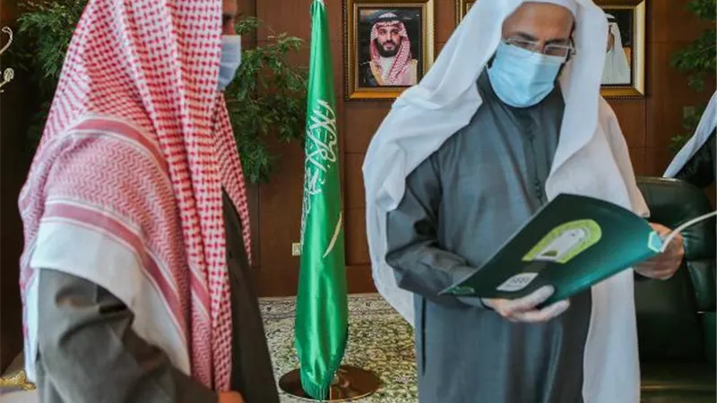 وزير الشؤون الإسلامية السعودي يدشن البوابة الالكترونية لفرع الوزارة بمنطقة الحدود الشمالية