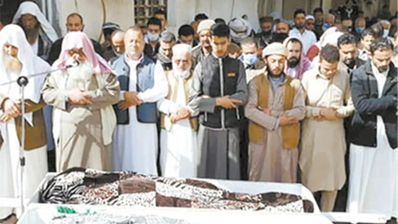الآلاف من أبناء مطروح شيعوا جنازة الفنان علي حميدة