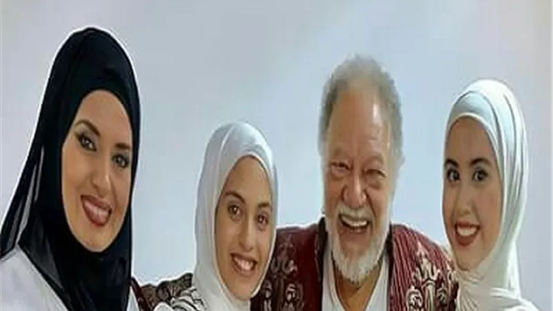 شاهد..جيهان نصر وبناتها فى زيارة الفخرانى