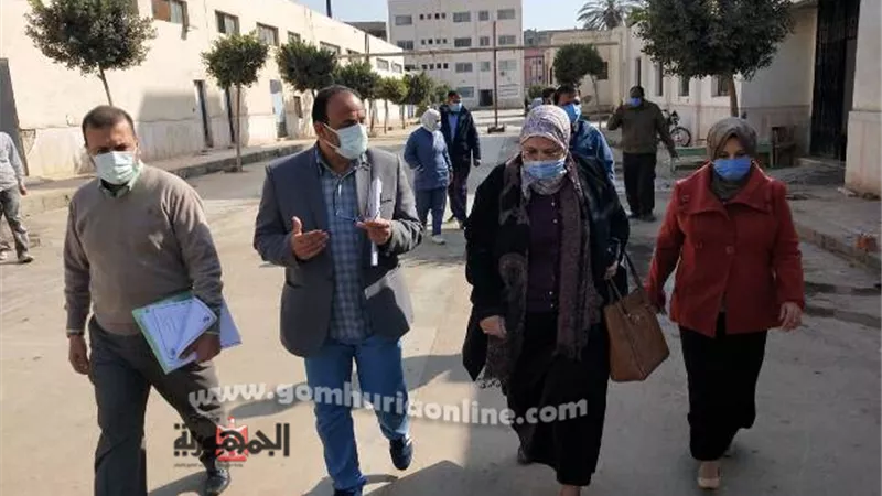هناء سرور تتفقد مستشفى الحميات وتدعم مركز لقاح كورونا بـ 10 آلاف جنيه من محافظ المنوفية