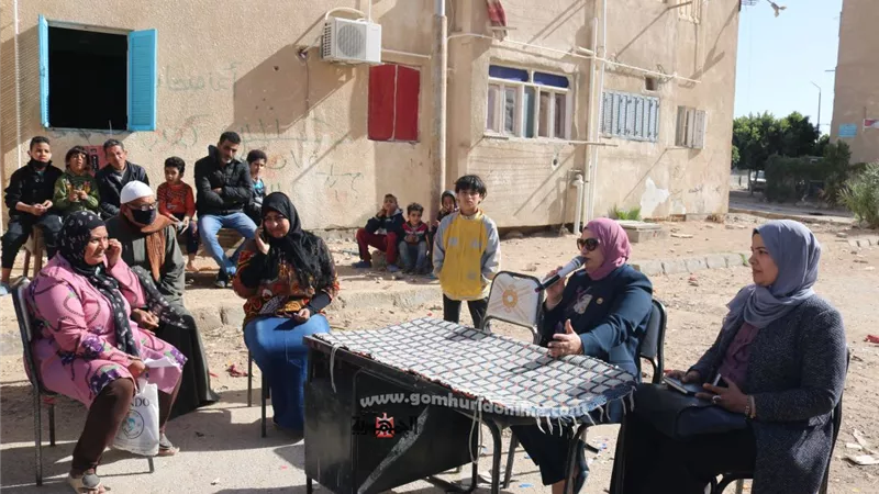 نائبة السويس تستمع إلى مشاكل منطقة الساحل بعتاقة