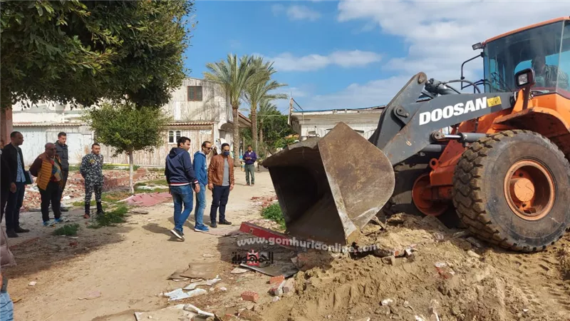 إزالة تعديات كازينوهات الجربى برأس البر لعدم سداد مستحقات الدولة