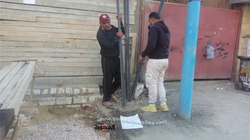 مجلس مدينة مرسى مطروح يحتفظ علي اشغالات الطريق للكافيهات والمطاعم ويوقف بناء عقار مخالف