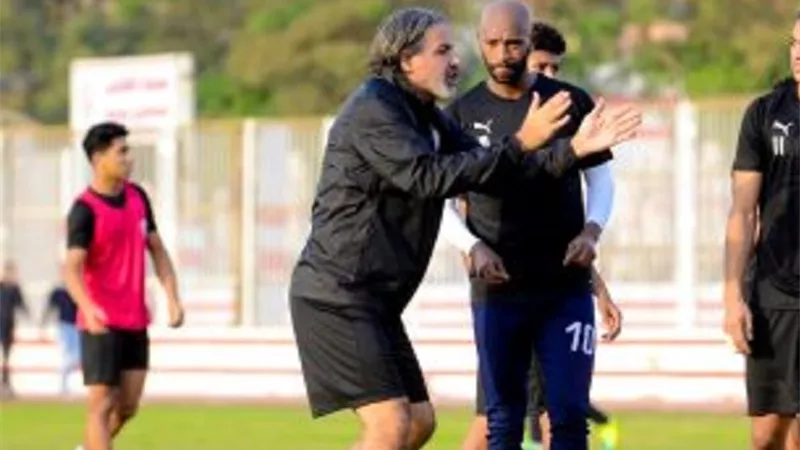 عبد الهادى يحفز لاعبي الزمالك قبل مواجهة الإسماعيلى