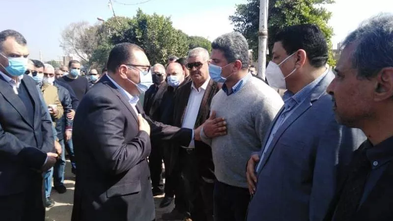 محافظ الشرقية يُؤدي واجب العزاء في مساعد وزير الداخلية الأسبق