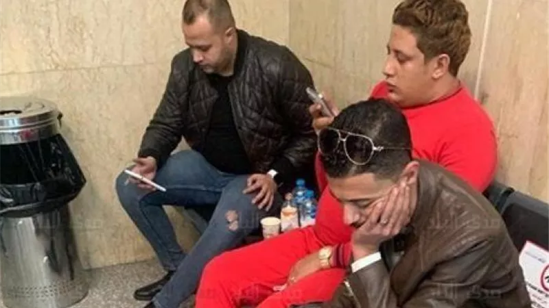 حمو بيكا يتراشق بالالفاظ ويتسبب بازمة بمطار شرم الشيخ