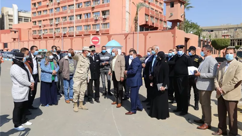 محاور مرورية وميادين جديدة بشارعي الجلاء والمحكمة بالسويس