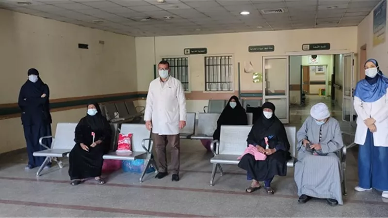 تعافى وخروج ٦ حالات كورونا بمستشفى قفط التعليمي