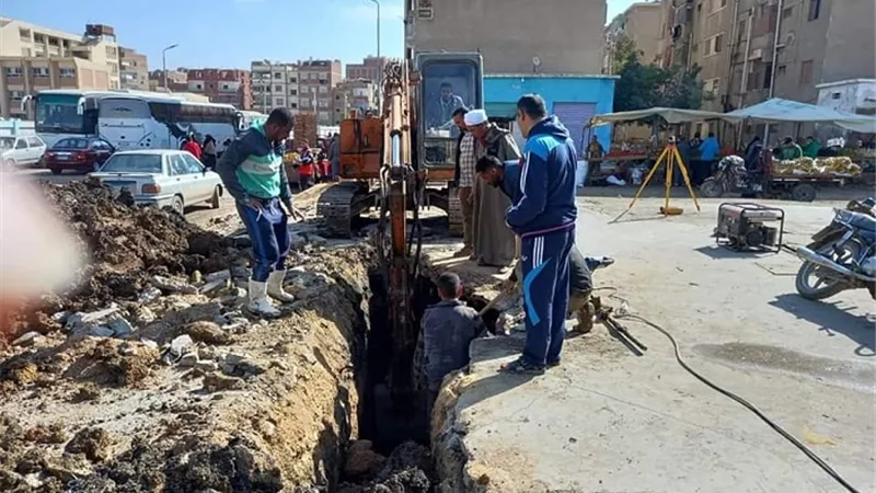 إصلاح وصيانة الصرف الصحي بمنطقة السادات بحي الأربعين