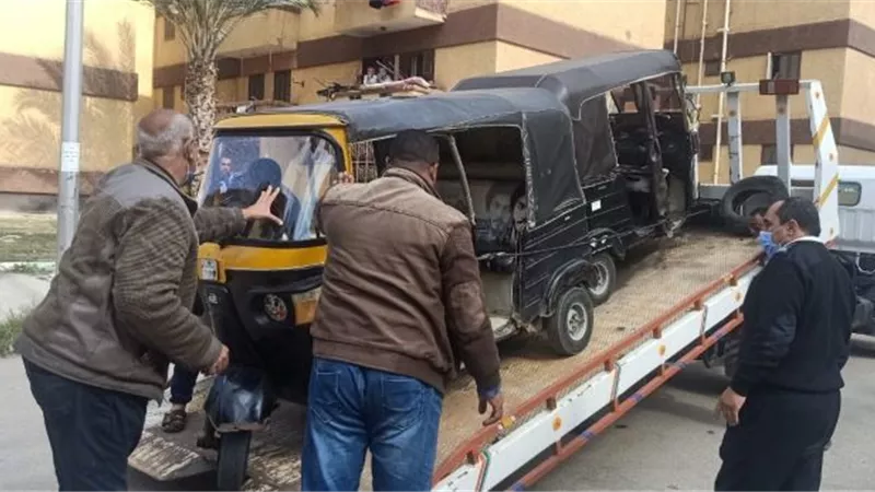 جهاز دمياط الجديدة يضبط 16 توك توك 5 مركبات بالتعاون مع شرطة التعمير.. بالصور
