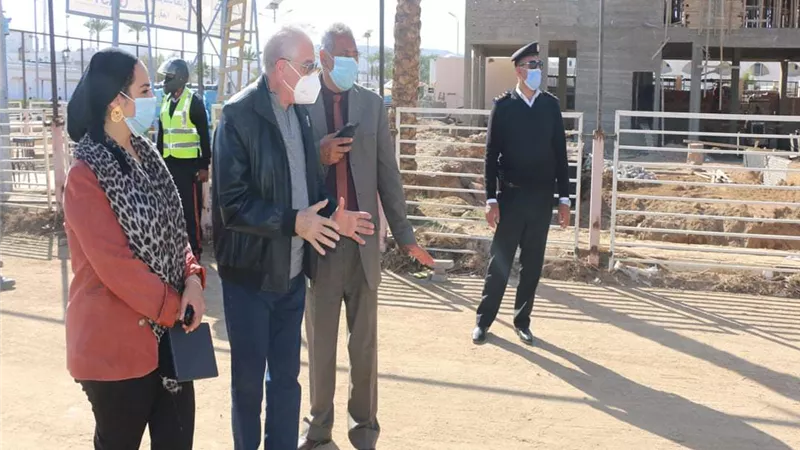 فودة يتفقد نسب التنفيذ بمشروع محطة تموين ومركز تحويل السيارات بالغاز الطبيعي بمدينة شرم الشيخ
