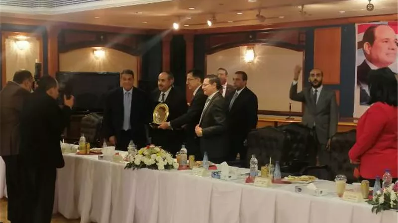 دار التحرير وجريدة المساء يكرمان عددا من الحضور بمنتدى 