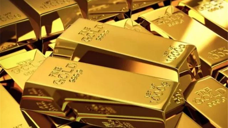 الذهب يتراجع عالميا وسط تفاؤل حيال تراجع معدل إصابات كورونا