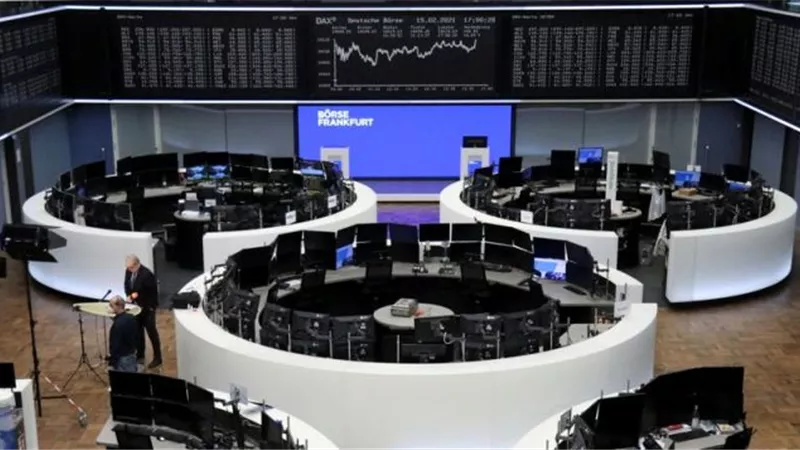 أسهم أوروبا تحوم قرب أعلى مستوى فى عام وشركات التعدين تقفز