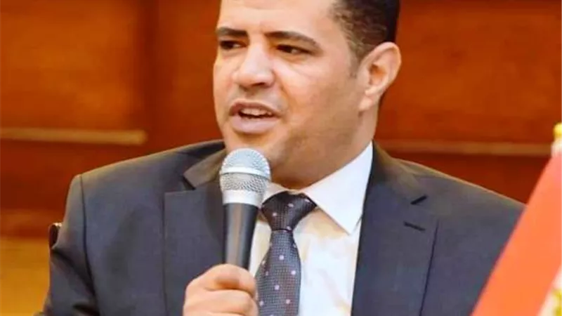 عضو الشيوخ بأسيوط يرحب بإخضاع مكآفات النواب للضرائب..ويؤكد: العدالة الضريبية مبدأ دستورى