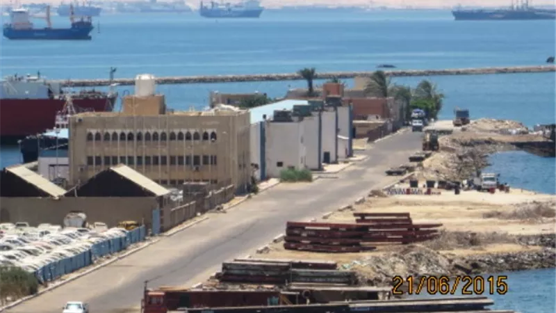 اغلاق موانئ السويس لسوء الاحوال الجوية