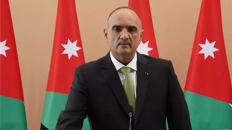 رئيس وزراء الأردن يقررالعمل بالحد الأدنى من الموظفين داخل المصالح الحكومية