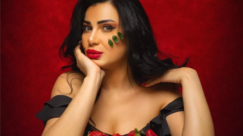 مني ممدوح بطعم الفراولة بأنامل سناء فهد.. صور