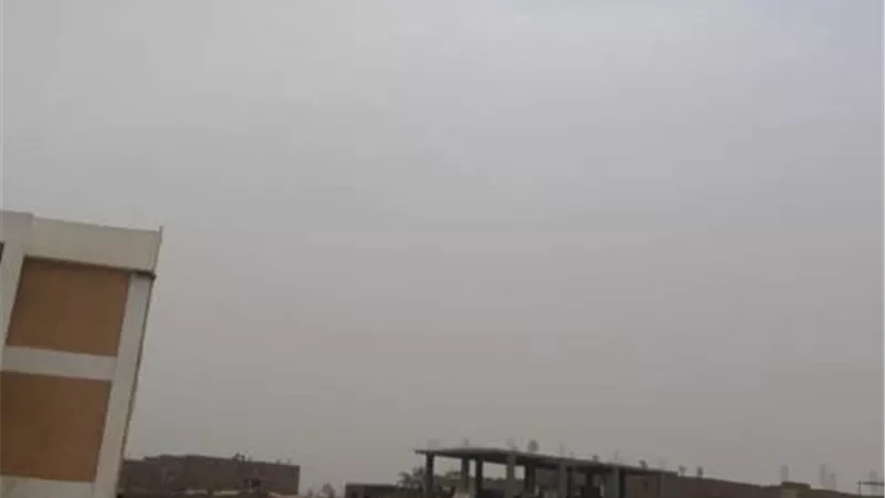 سحب كثيفة تحجب أشعة الشمس وإنخفاض فى درجات الحرارة بالأقصر.صور