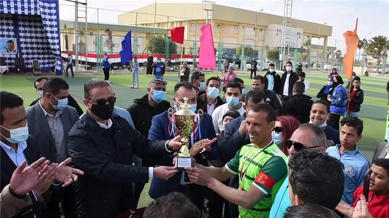 محافظ الفيوم يشهد المباراة النهائية لدوري مراكز الشباب لكرة القدم