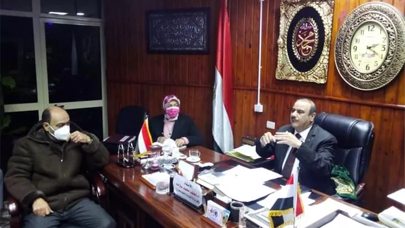 وكيل تعليم مطروح يجتمع مع موجهي عموم المواد الدراسية