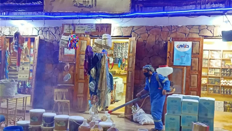 سيوة تكثف أعمال رش وتطهير المنشأت السياحية والبازارات