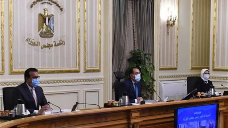 وزيرة الصحة تستعرض جهود مواجهة فيروس 