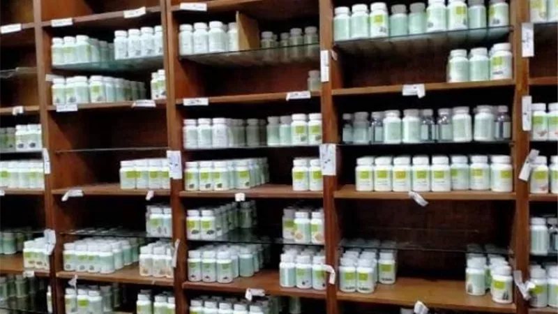 ضبط ٣٠٠٠ صنف دوائي مجهول المصدر وبدون فواتير بمركز طبى بالزقازيق