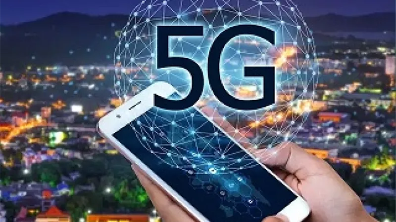 فرنسا تحذر من استخدام نظام اتصالات الجيل الخامس بالهواتف أثناء الطيران